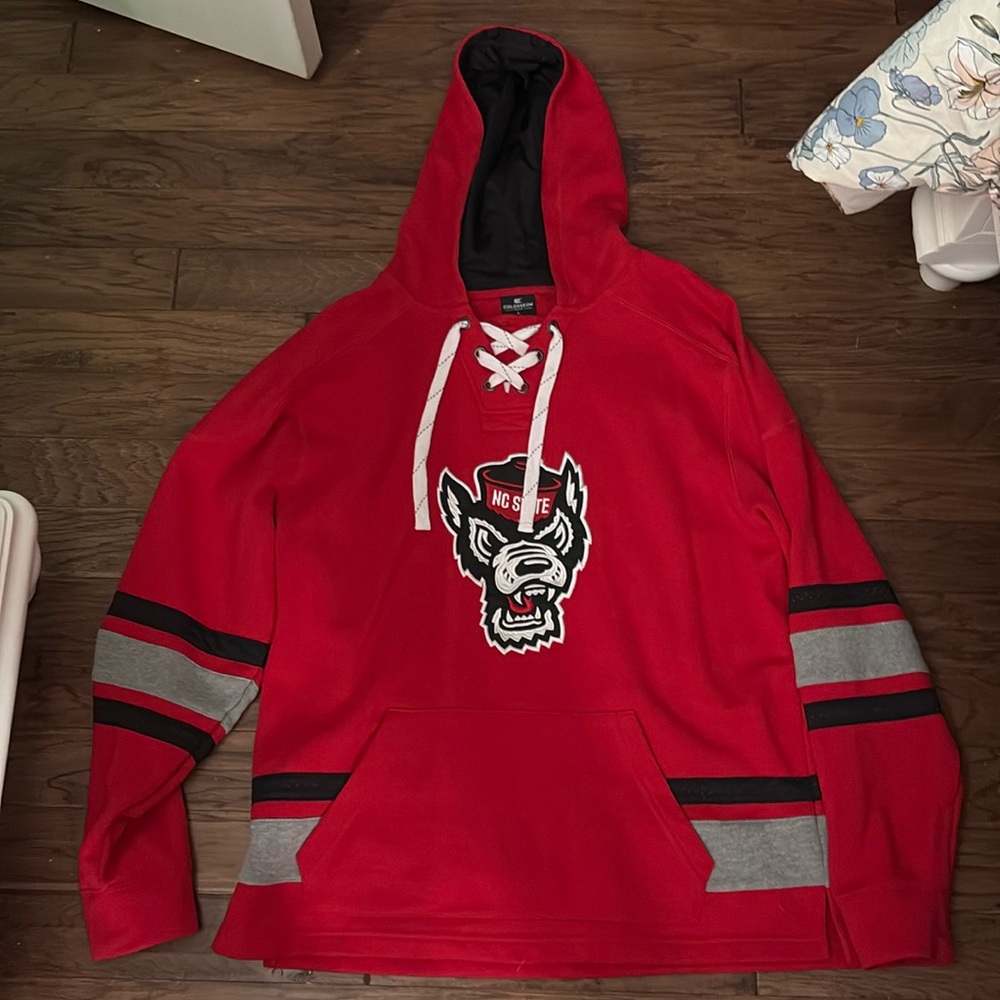 Colosseum Men’s Large Red NC State Sweatshirt